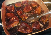 Barbecue Chicken and Black-Eyed Peas for Supper Barbecue Chicken and Black Eyed Peas for Supper