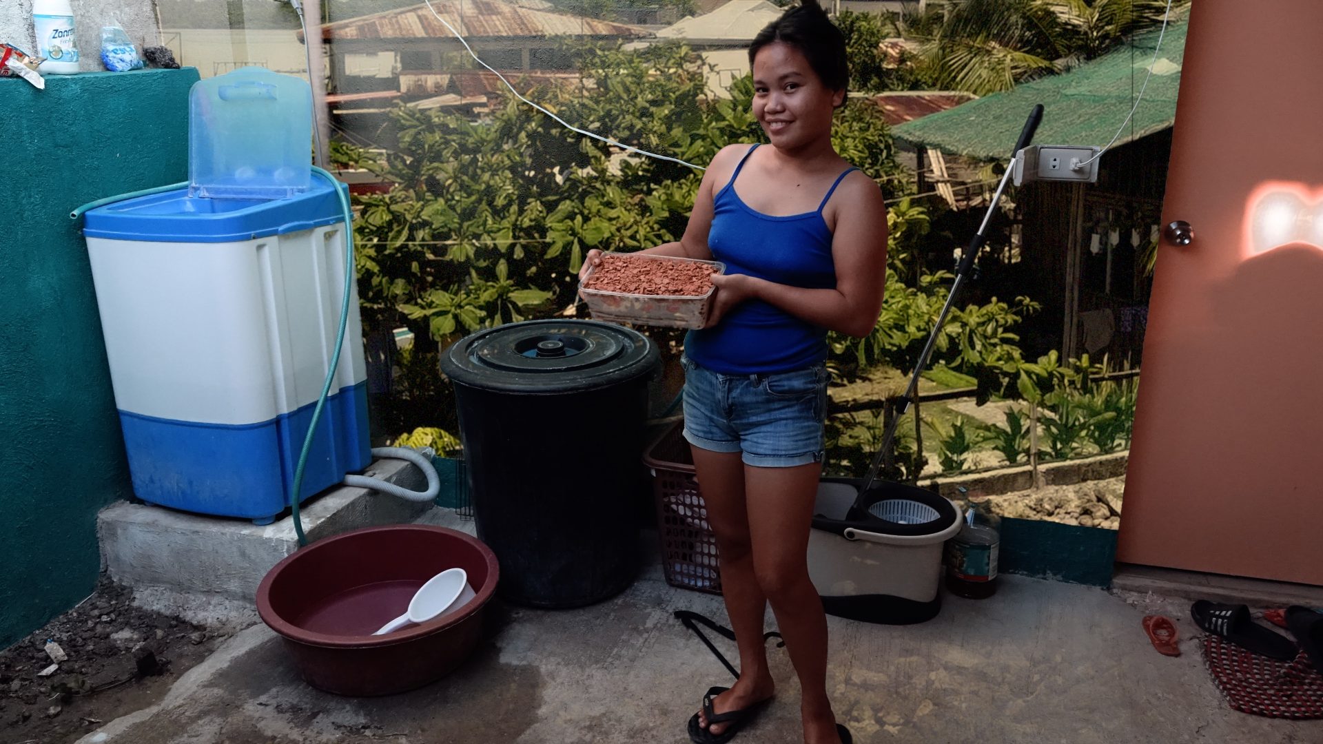 Philippines Lifestyle - 3 Filipinas Make Mango Float For Upcoming Birthday Party