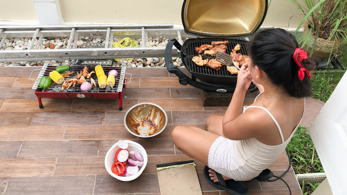 Filipina Wife #1 Barbecues on TWO Grills at the Same Time! Barbecue on Two Grills