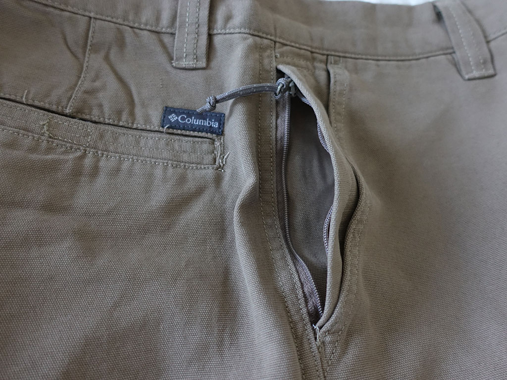 Columbia Roc II Shorts Flax 8 Inch View of Security Zipper Best Travel Clothing