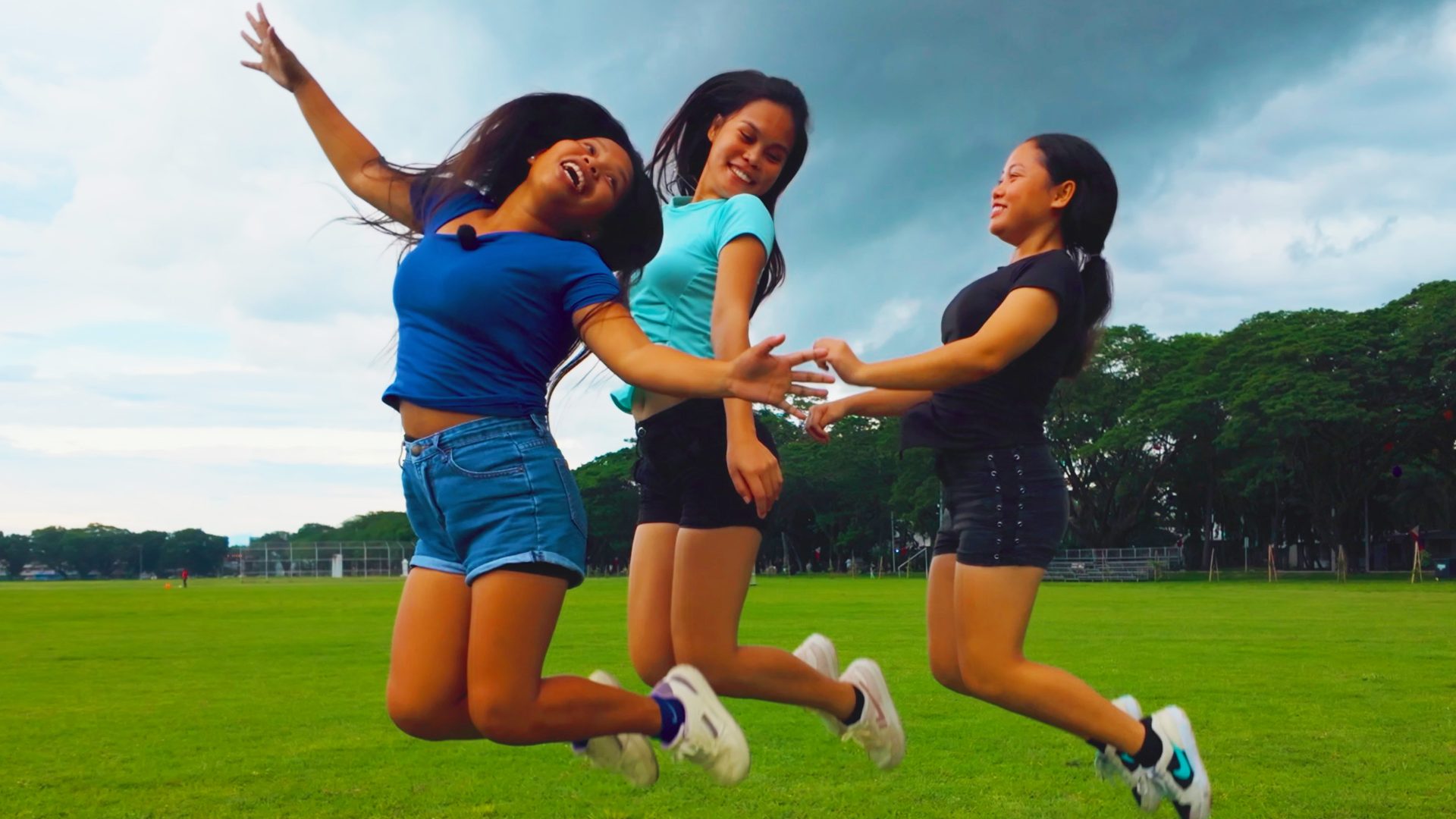 Filipinas Go To The Park, Too Many Mosquitos, Photo Shoot, Got Rained On, and Gymnastic Skills