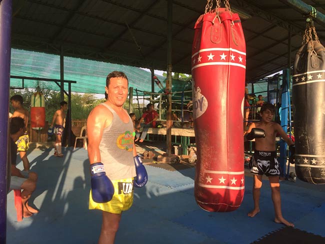 One-Hour Muay Thai Workout Plan for Expats in Thailand - Heavy Bag