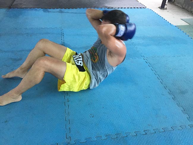 One-Hour Muay Thai Workout Plan for Expats in Thailand - Sit Ups