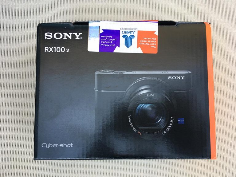 Sony RX100 V Unboxing Video Quick Overview of What's Included