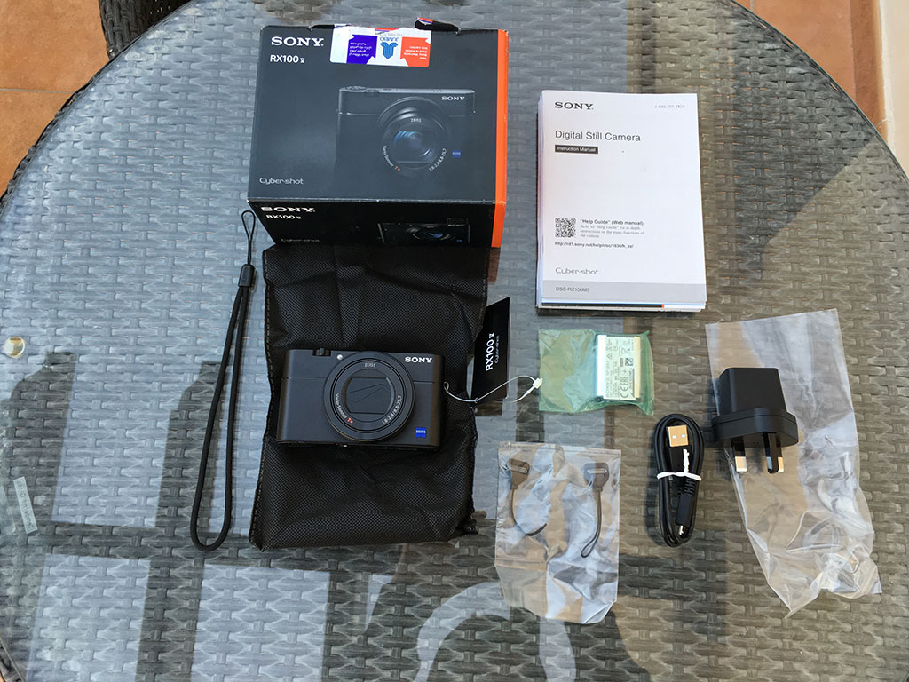 Sony RX100 V Unboxing Video