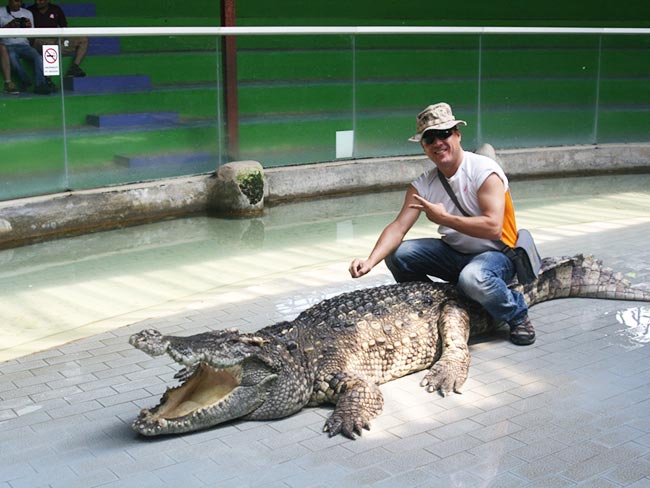 Sriracha Tiger Zoo Thailand - Crocodile Show