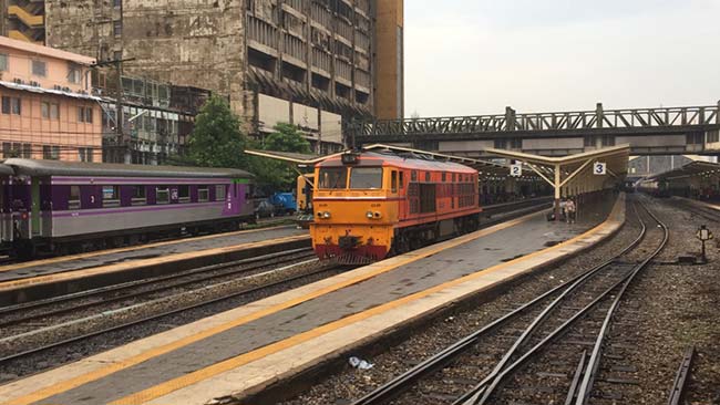 Train Pattaya to Bangkok Thailand Arriving At Bangkok Station