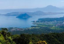 Lunch in Tagaytay, Philippines Tagaytay Taal Volcano